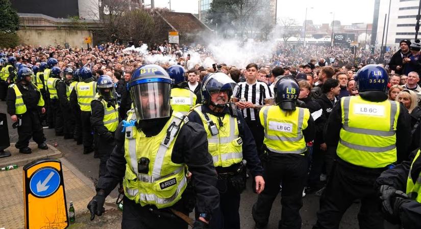 PL-körkép: Szurkolói összecsapással indult az Észak Angol derbi