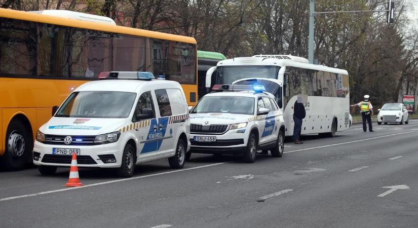 A forgalmat elterelik, és a buszok sem járnak ebben a vidéki nagyvárosban