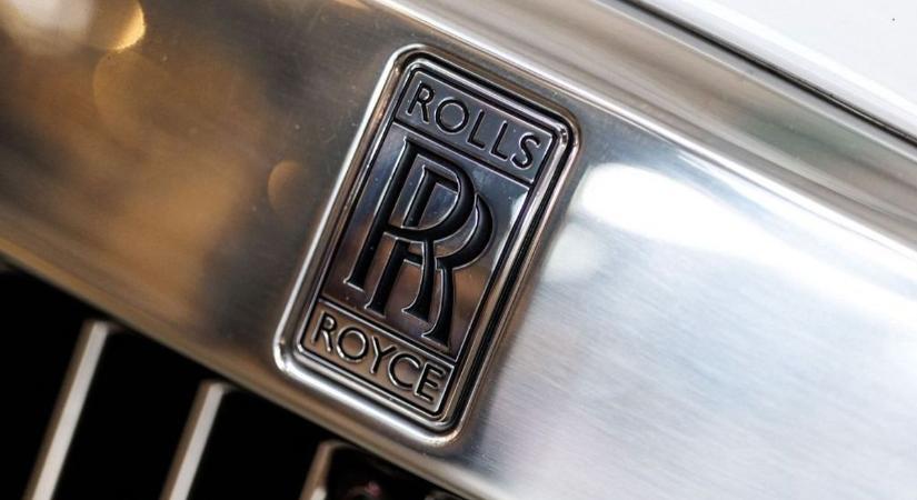 A luxusautó-gyártók nem adják fel a benzinmotort, az elektromos autó elveszi a vezetés élményét – nyilatkozott a legendás brit gyártó is