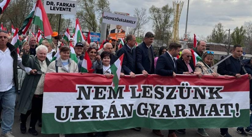 Ismét Békemenet indult Orbán Viktor hódmezővásárhelyi beszédére, hamarosan élőben üzen a kormányfő