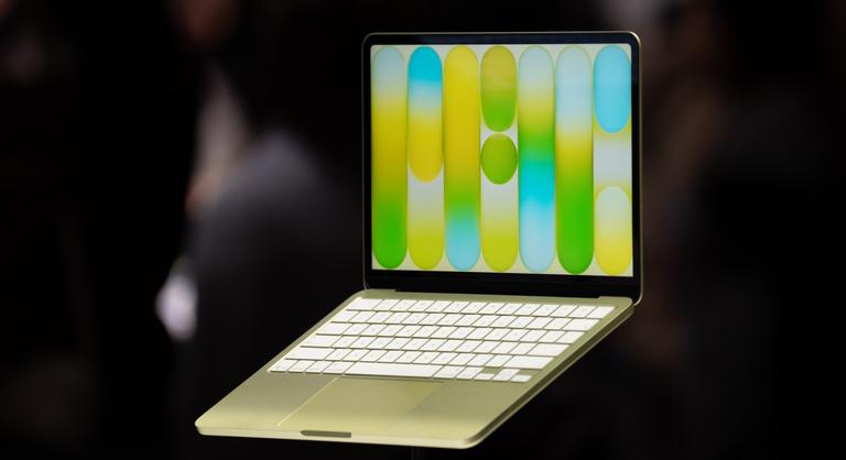 Tizennégy éve tartó frusztráló hagyománnyal számol le az Apple