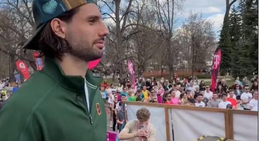 Szoboszlai Dominik hatalmasat dudált a Margitszigeten, az emberek azonnal futni kezdtek