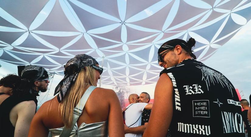 Paul Kalkbrenner a Velencei-tónál? A B my Lake olyat húz, amire nagyon sokan vártak!