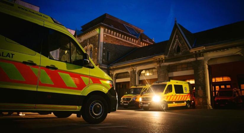 Egyik újraélesztés érte a másikat, kisgyerek is bajba került