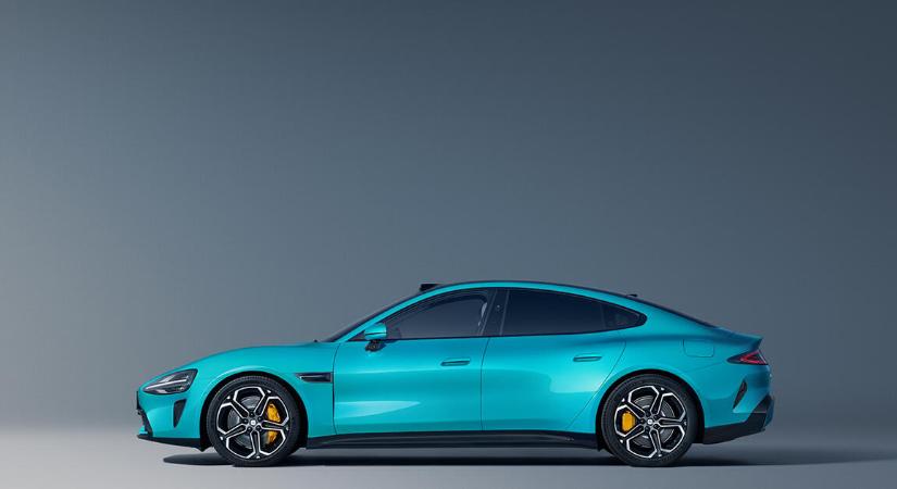 Lebukott a kínai high tech hintó a német utakon