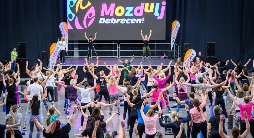 Megmozdult Debrecen: közel ezren sportoltak együtt a Főnix Arénában – fotókkal