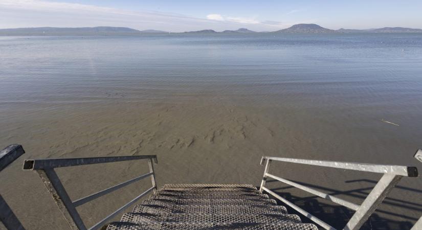 Hírmozaik – március 22.