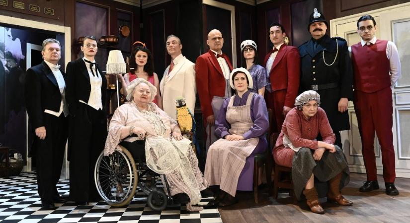 Akkora itthon a Csengetett, Mylord?-láz, hogy nálunk mutatták be először a színpadi verziót – megnéztük, milyen lett