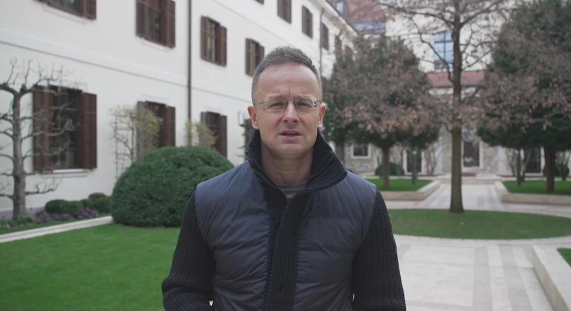 Szijjártó Péter rendszeresen egyeztethetett Lavrovval a Washington Post szerint, a külügyminiszter szerint ez álhír, Magyar Péter szerint hazaárulás