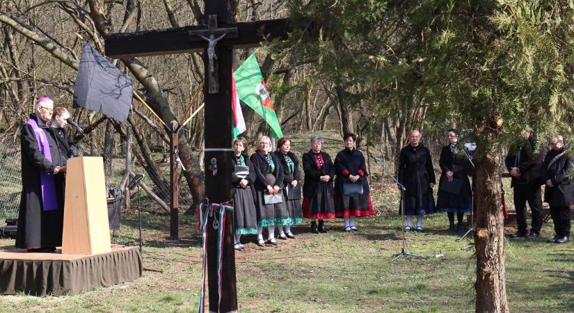 A szellemi, lelki földönfutóságból nincsen felállás! (galéria)