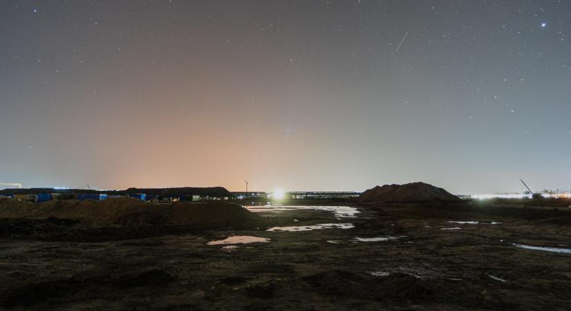 BYD-botrányról, akkugyár miatti feszültségekről és iskolai kampányról írtak vidéken