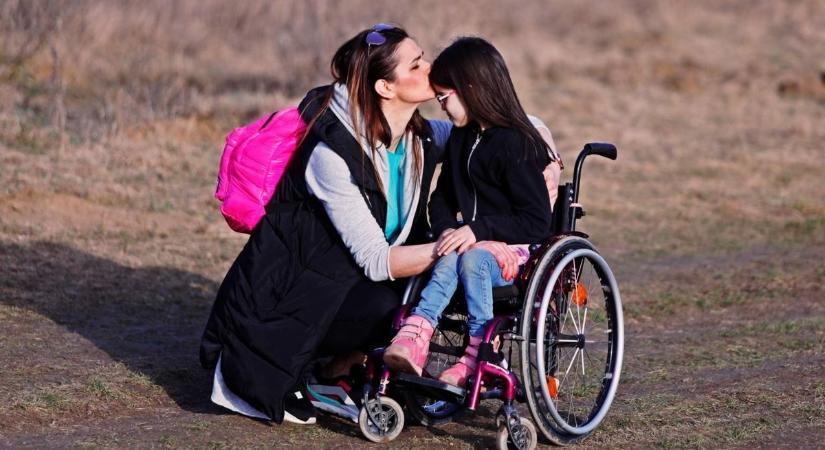 Drávucz Rita és csapata a láthatatlan betegséggel élőkért futnak - most Ön is segíthet