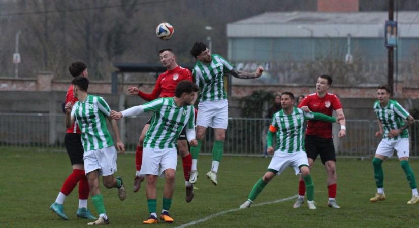 Súlyos sérülés Fertőszentmiklóson, megint félbeszakadt a fertődiek meccse