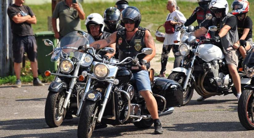 Operett, motoros party, sport- és vallási programok Bélapátfalván