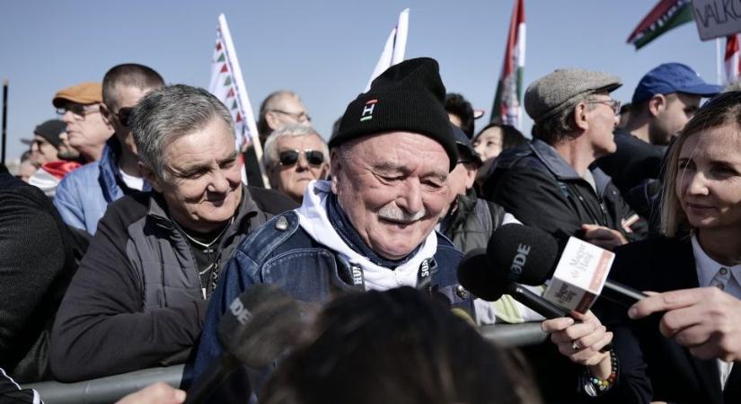 Nagy Feró szerint csak papíron létezik a másfélmilliós gázsi, amit a DPK-buliért kapott