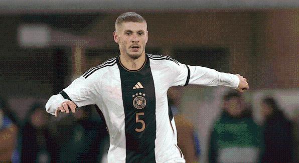 Kiütötték Dárdait a Düsseldorf elleni meccsen