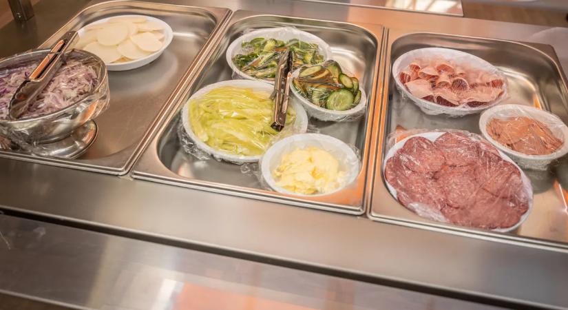 Újabb részletek kerültek ki a háború szörnyűségeiről - Herszonban a szülők fizetnek a menzáért, de sok gyerek nem kap enni az iskolákban