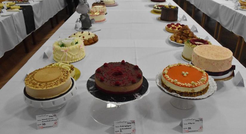 Pisztácia és mousse torták hódítottak az alattyáni Sütinapon