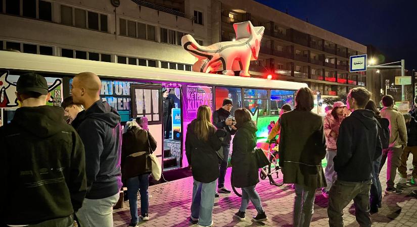 A kétfarkúak és a kampány: van, aki sokallja, más meg hiányolja a viccelődést