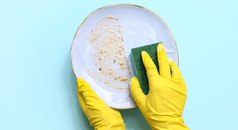 Sokkoló, de tele lesz az étel baktériummal ettől a mosogatási szokástól