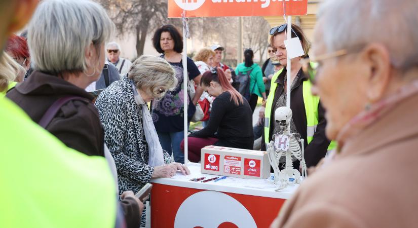 Egymillió embert szólítanak meg az eddigi legnagyobb választási mozgósítás során