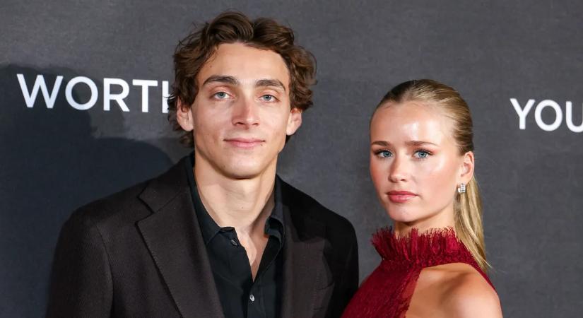 Bikiniben fotózták a meseszép modellt, akit titokban feleségül vett a sztársportoló