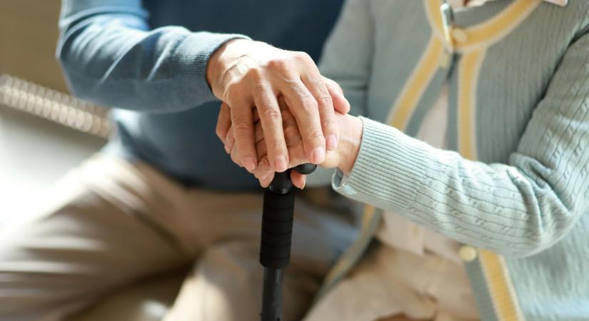 Itt a kiskapu a nyugdíjasoknak: így nem maradnak anyagi segítség nélkül, ha beüt a baj