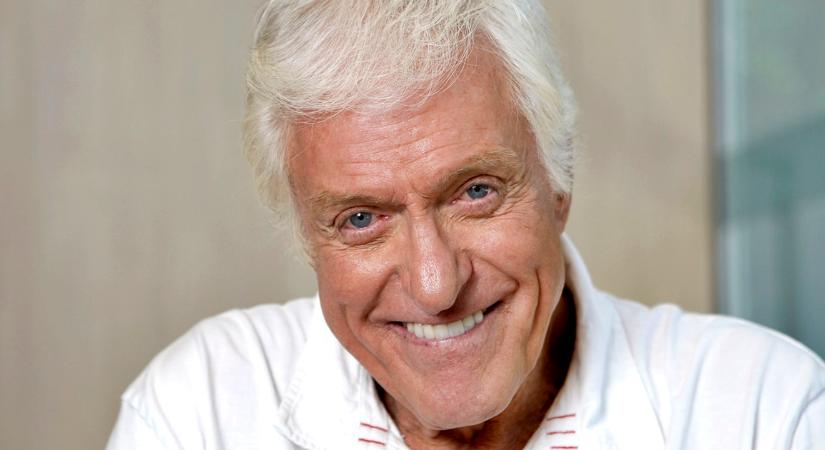 Dick Van Dyke fiatalkori fotója – Elképesztően jóképű volt a 100 éves színészlegenda