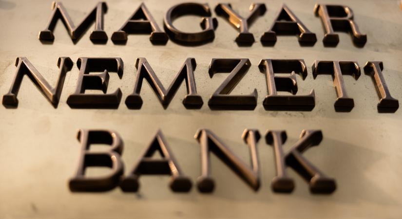 Háborús viharba került a forint – Örüljünk, ha nem lesz ebből kamatemelés