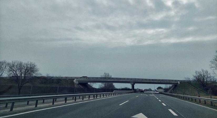 Folytatódik a felhős idő, némi záporral és zivatarral