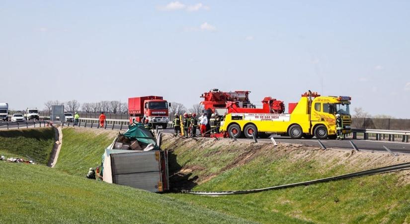 Live is life... – A bekötött szemmel száguldó s a totojázós-reszketős