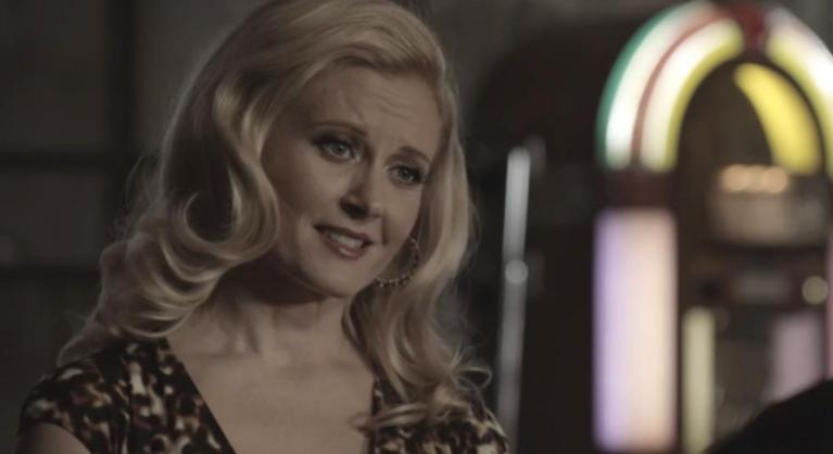 Meghalt Carrie Anne Fleming, az Odaát és az iZombie színésznője