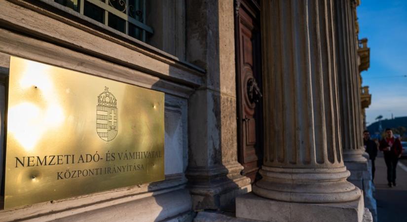 Veszélyes átverés terjed: a NAV nevében ígérnek adóvisszatérítést