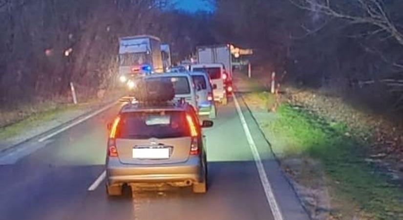 Baleset történt a 41-esen! Óvatosan a szakaszon!