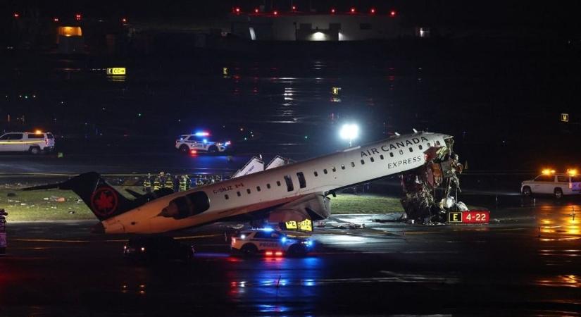 Dráma a New York-i reptéren: repülő csapódott földi járműbe, leállt a forgalom