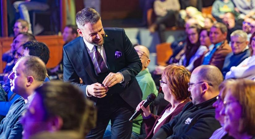 Danny Blue előtt nincsenek titkaink – Kecskemétre érkezik „A Titok” előadás!