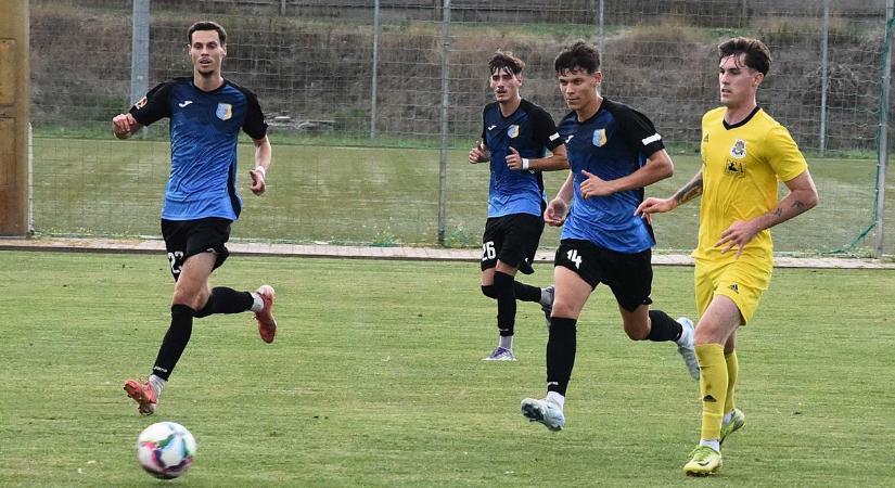 Három meccs után edzőt váltott az NB III-as sereghajtó