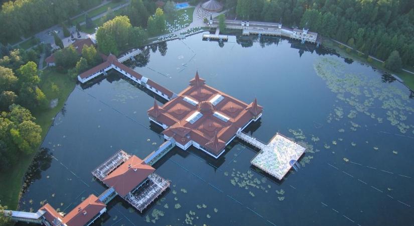 A barlangok titkát kutatják – ők már tudják, mit rejt a Hévízi-tó mélye