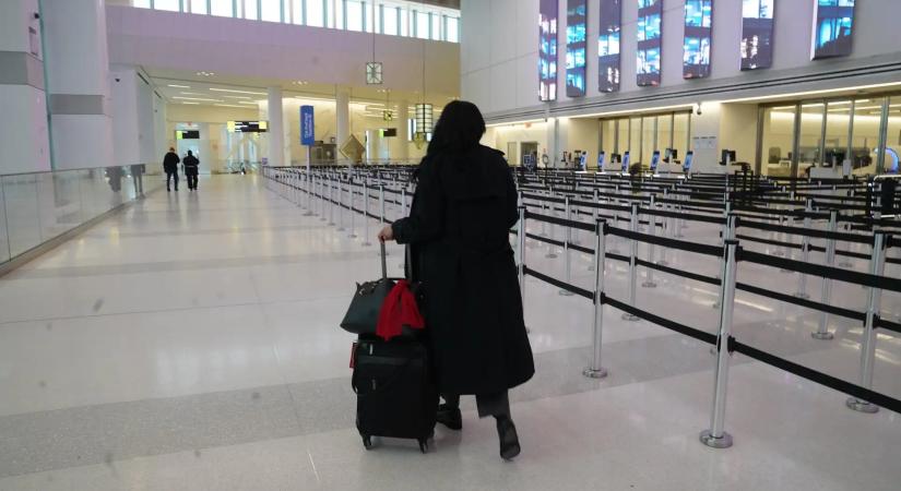 rutális ütközés a LaGuardia reptéren: Tűzoltóautónak csapódott egy Air Canada gép