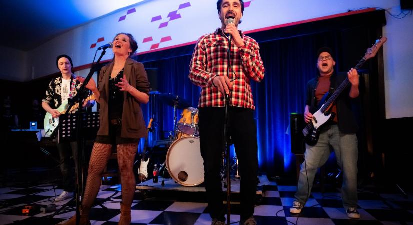 Üstököstől pulykafarmig