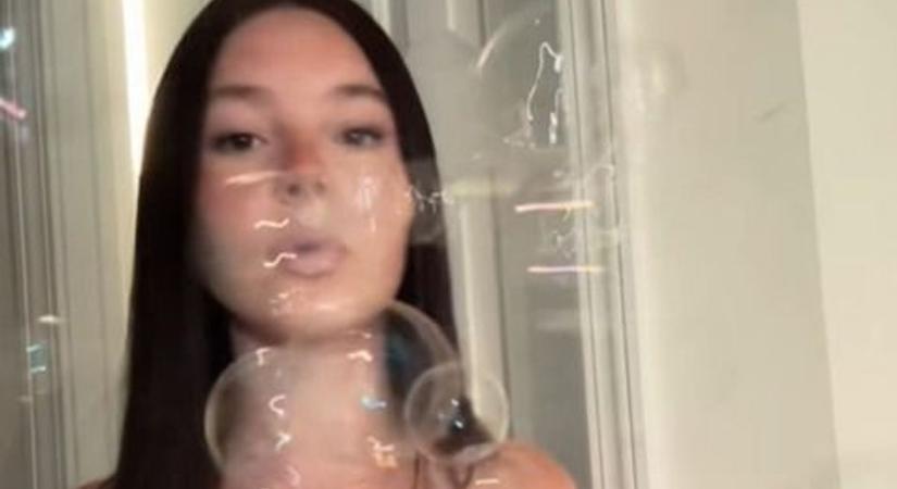 Egészen elképesztő az új TikTok trend, ami most hódít a fiatalok körében - videó