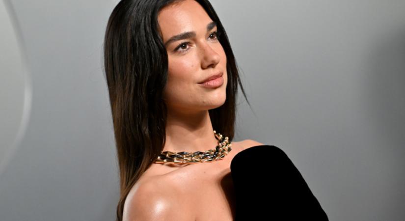 Dua Lipa bikinije alig takart valamit: falatnyi szettben pózolt a szexi sztár