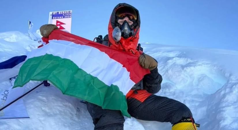 Életveszély a füstölgő vulkánon: A magyar hegymászónő titkos akciója