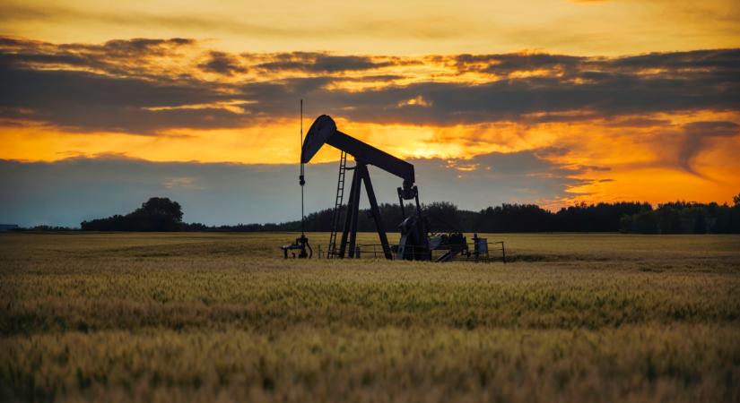 Felfoghatatlan mennyiségű kőolaj tűnt el a piacról a háború miatt: soha nem látott lépéssel próbálják menteni a menthetőt