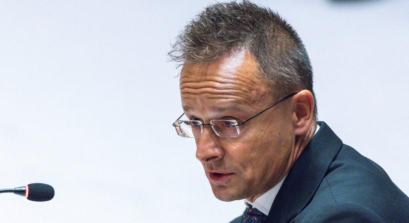 Tiszás lehallgatásról, fideszes viperafészekről ír a Mandiner