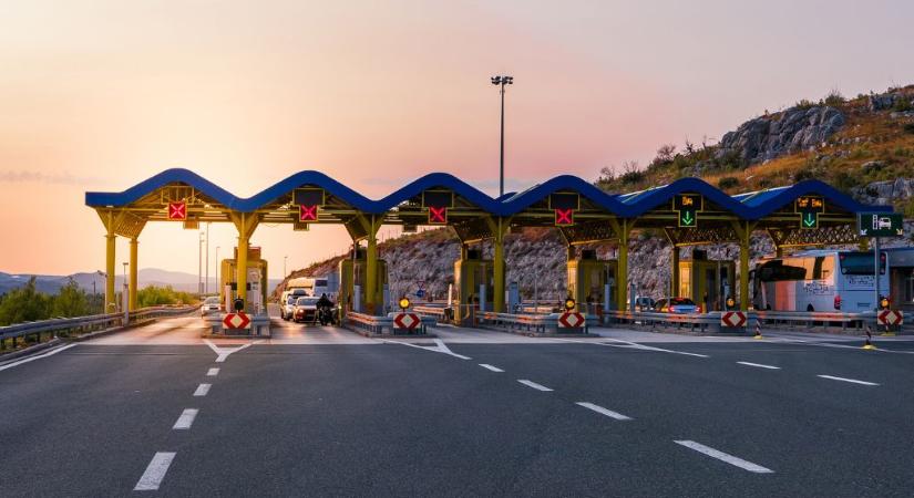 Nagy változás jön: a magyarok kedvenc üdülőhelye megszünteti az összes fizetőkaput