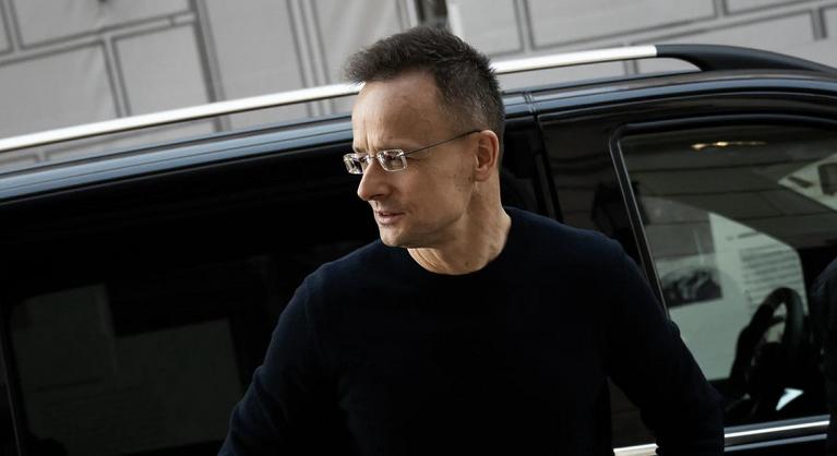 Szijjártó Péter megdöbbent, hogy egy magyar újságíró külföldi titkosszolgálatnak segít