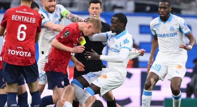 Meglökte ellenfelét, majd kapott egy kőkemény bodicsekket