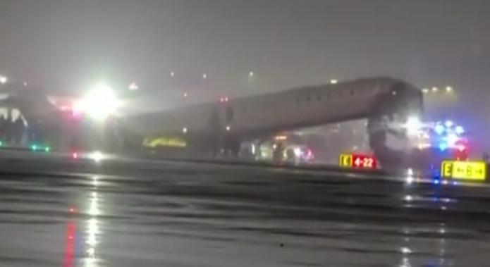 Vallásos zsidókat szállító gép szenvedett balesetet a New York-i LaGuardia repülőtéren