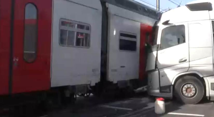 Hajszálon múlt a tragédia az átjáróban Belgiumban